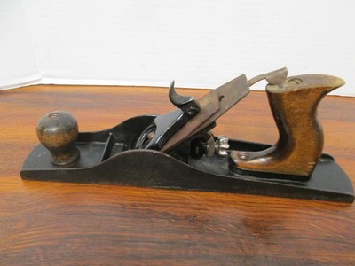 Antique   Smooth Bottom Jack Plane W/Rule & Level Blade