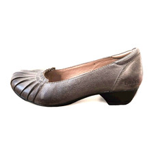 Taos Calypso Comfort Slip-On Walking Shoes Taupe Low Heel Women  s Size 6.5