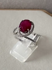 18kt.white gold ladies ring with 0,55ct. diamonds&oval shape Lab created ruby