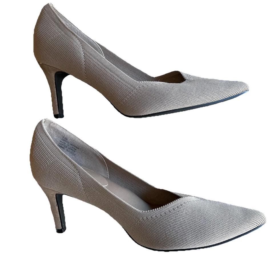 Bombas MIA Beatrix tecido e camurça como salto agulha areia escura 8,5M muito bom estado usado - Imagem 2 de 4