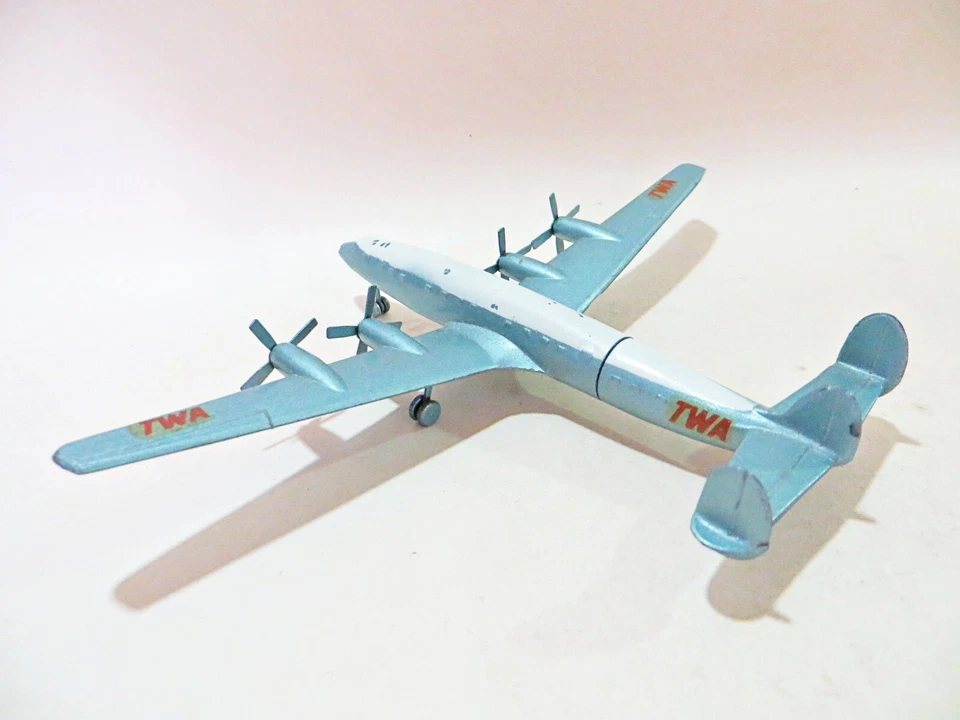SOLIDO 'LOCKHEED L1049 SUPER CONSTELLATION САМОЛЕТ TWA'. 1:300. ВИНТАЖ. ОЧЕНЬ РЕДКАЯ - Изображение 2 из 4