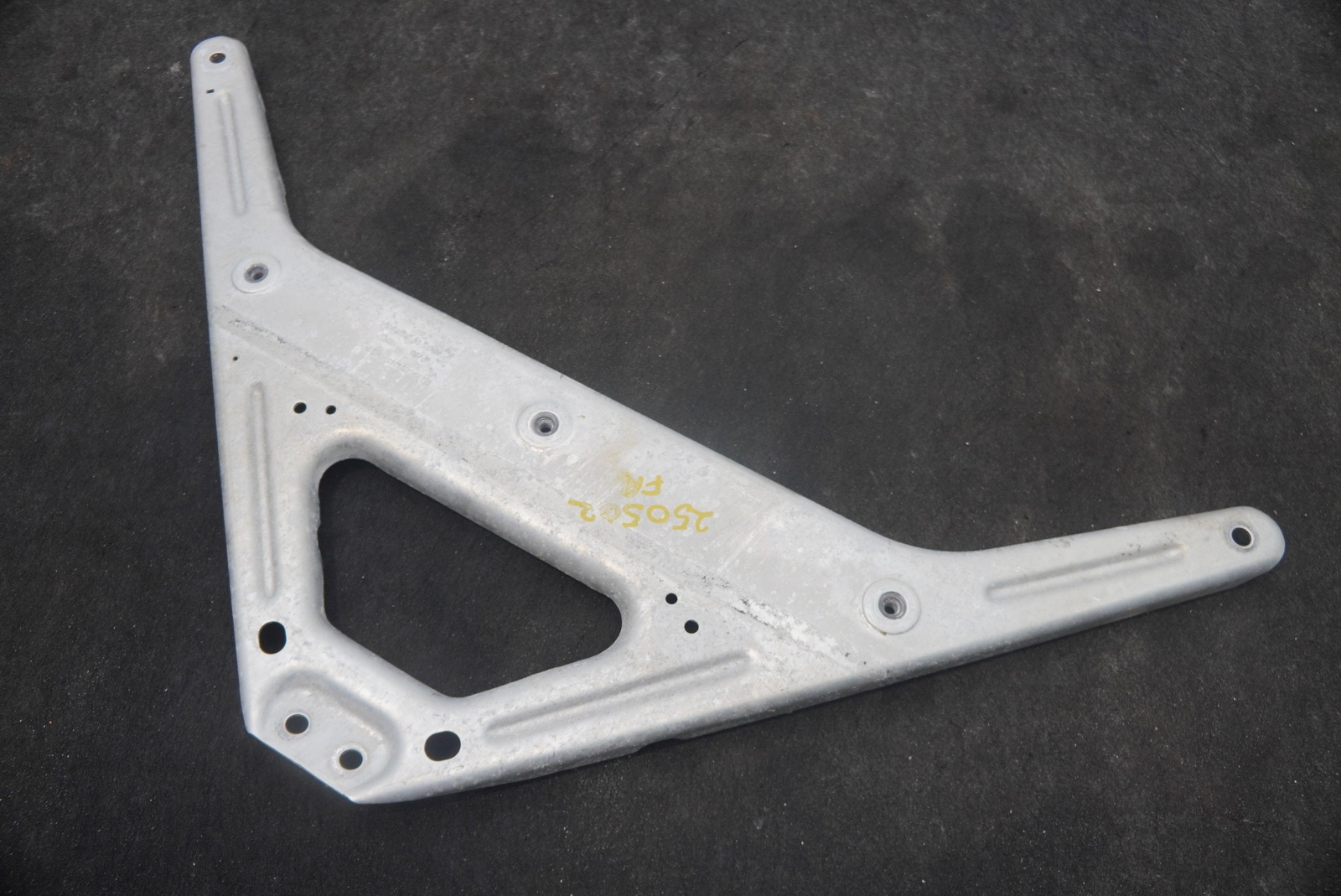 Front Radiator Support Strut Tower Brace Bracket 4M0806303 Lamborghini Urus