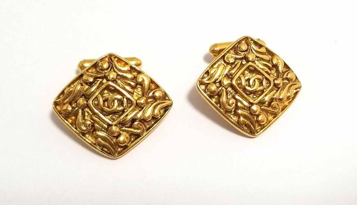 シャネル ゴールドプレート ココマーク ダブルCufflinks 95A Authentic Chanel Cufflinks GP Gold Coco Mark Men From Japan