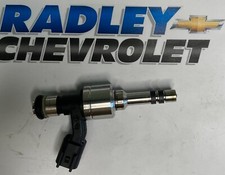 NEW GM OEM INJECTOR- GENERAL MOTORS GMC 12692884