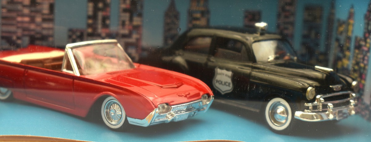 VOITURE DE COLLECTION - ERTL, Coffret Ford, Cadillac, Chevrolet 1/43