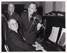 Original Pressefoto Schauspieler Moderator Jack Benny & Präsident Harry S Truman 1945