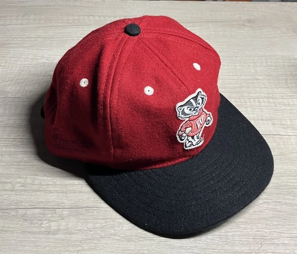 Gorra Ebbets Field Flannels Wisconsin Badgers de lana con tirantes EE. UU. Foto 2 de 4