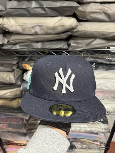 Gorra Parche Estatua de la Libertad de los Yankees de Nueva York Talla 7 1/4 New Era Ajustada - Imagen 1 de 3