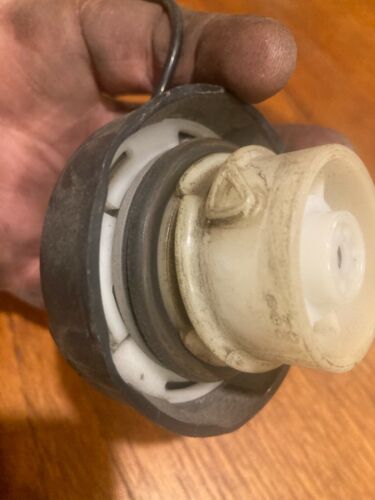 2008 -2018 Dodge Grand Caravan Fuel Gas Door Lid Cover w/bolts PS2 silver - Bild 3 von 10