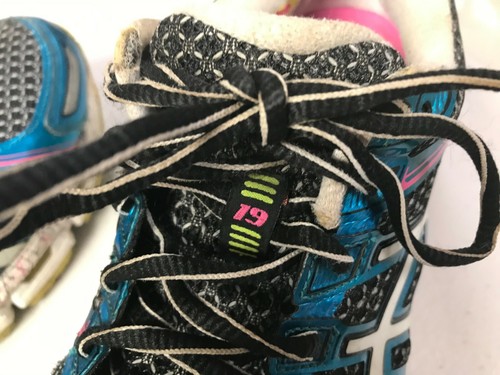 Zapatos deportivos para correr Asics Gel Kayano 19 para mujer EE. UU. 7,5 / EUR 39 USADOS PRECIO DE VENTA SUGERIDO POR EL FABRICANTE $160 - Imagen 9 de 10