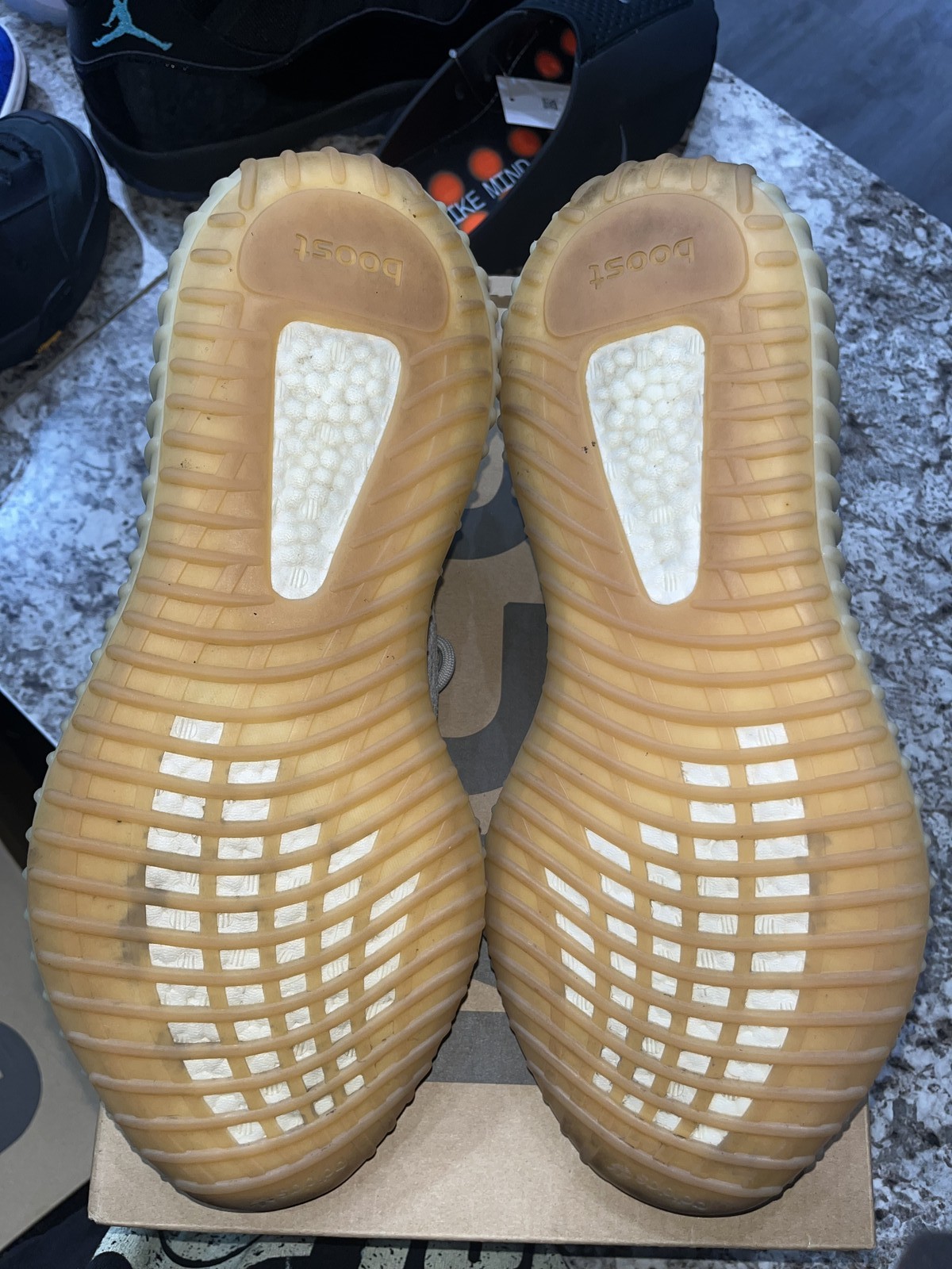 Size 12M/13.5W - adidas Yeezy Boost 350 V2 Sesame F99710 Pre-Owned thumbnail 5