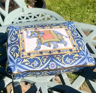 NEU - WEDGWOOD Bone China - Blue Elephant Kartenbox mit 2 Sets Spielkarten.