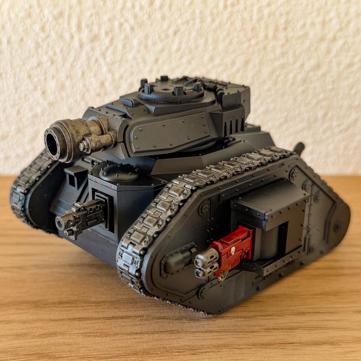 Warhammer 40k Astra Militarum - Painted Leman Russ Battle Tank