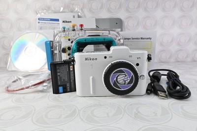 Nikon 1 V1 Kamera Scuba Set in Weiß - 1753 Klicks - GT24 HoShi!