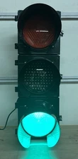 McCain Traffic Light New Dark Green Aluminum With Sequencer