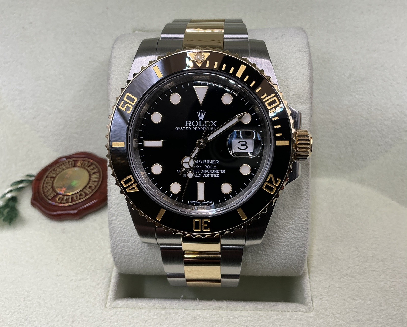 Rolex Submariner 116613LN Black Dial - 2015 Very Rarely Worn - Stunning Full Set