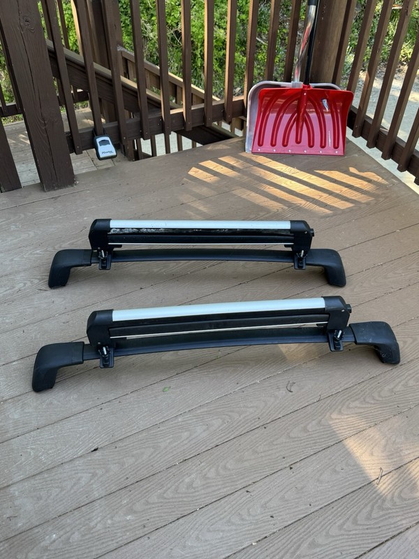 Leader Accessories Car Ski Snowboard Roof Racks, Fits Up to 6 Pairs of Skis or 4