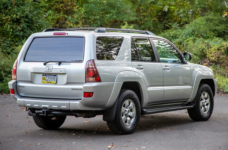 2004 Toyota 4Runner 4WD Only 82k mi V8 4.7L Leather 3rd Row WE SHIP! - Image 3 of 4
