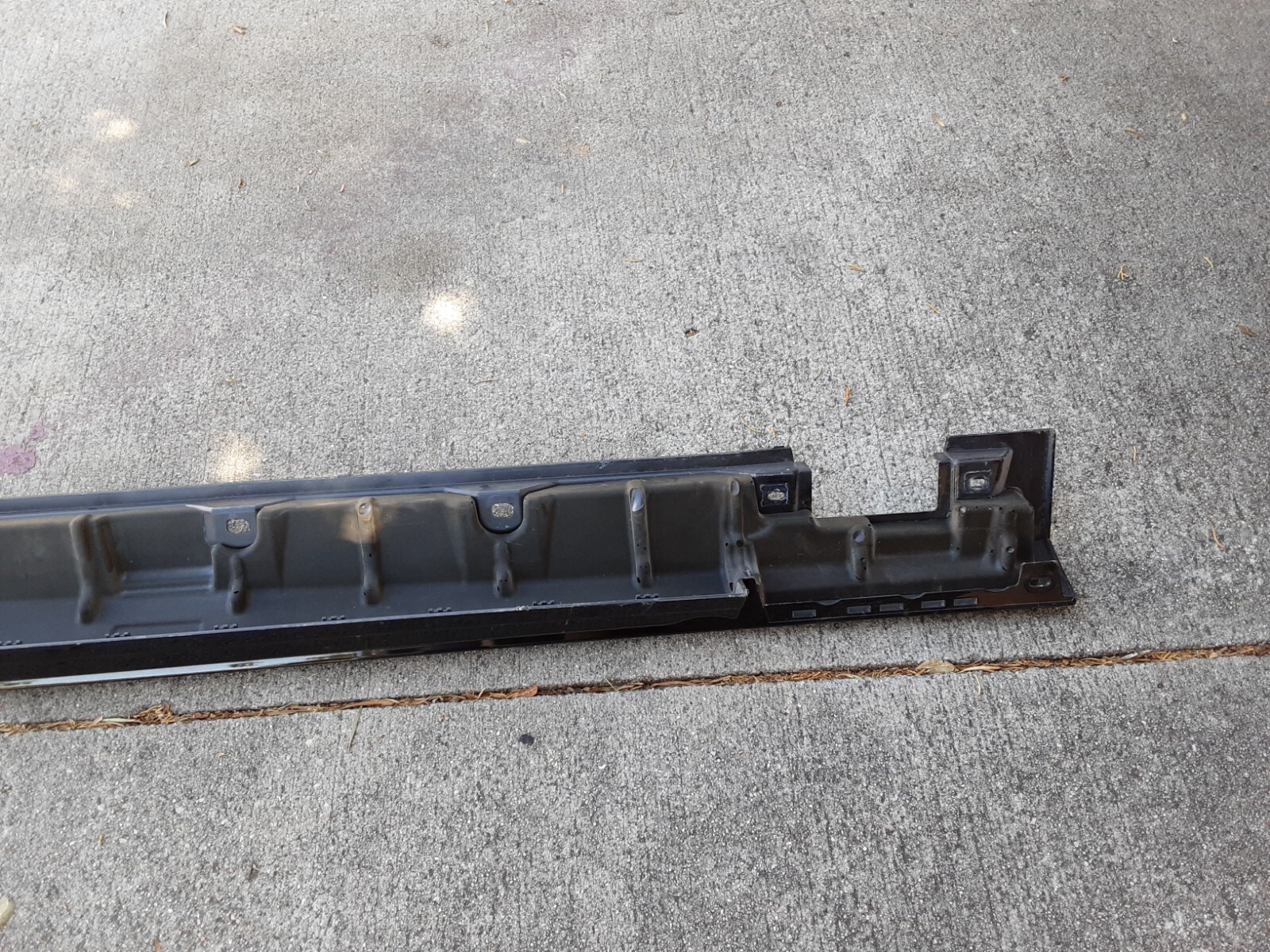 2020-23 BENTLEY FLYING SPUR OEM RIGHT SIDE SKIRT ROCKER MOLDING  OEM (66)