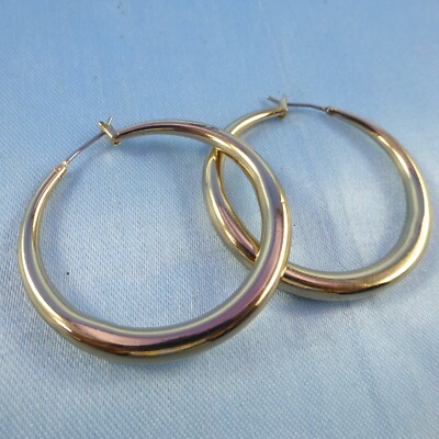 Nice Pretty Shiny Gold-Tone Hoop Pierced Earrings Designer Quality Not Signed