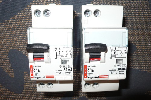 Disjoncteur Différentiel Legrand C6 30mA - Bricolage