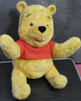 Fisher-Price Love to Hug Large Pooh sprechender Bär Mattel 2003