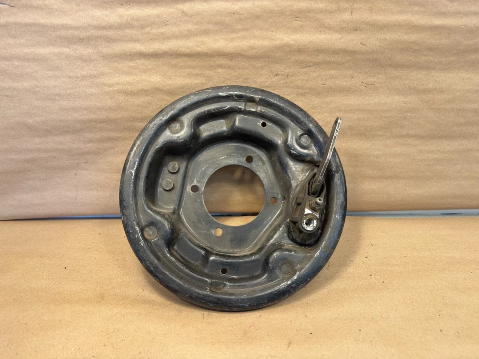 Conjunto de cilindro de rueda trasera placa trasera freno trasero Jaguar XK120 OEM PN 64273432 Foto 4 de 4