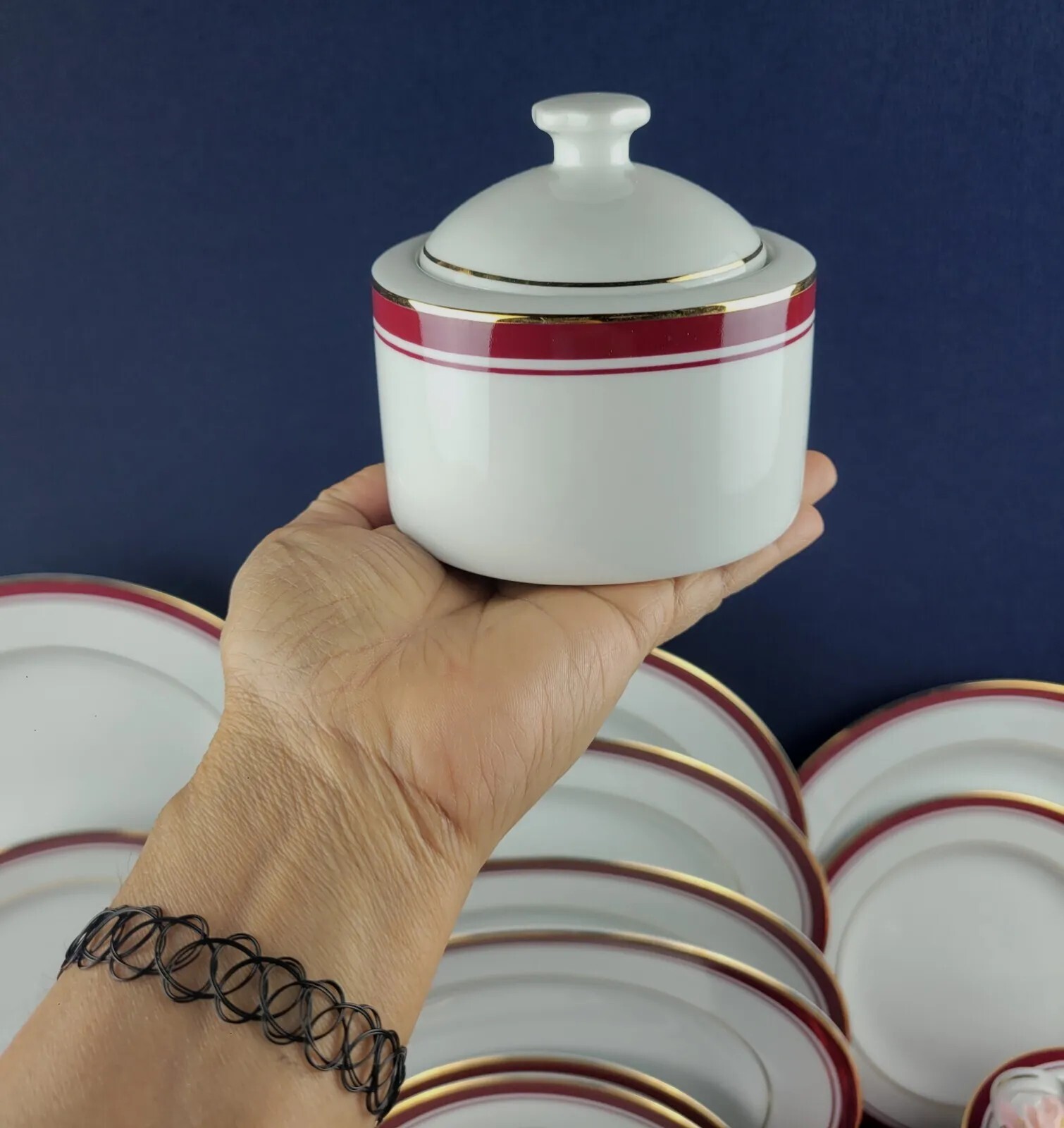 "Classics Burgundy" by Philip Kingsley - Service for 8 & Hostess Pieces - 36 pcs