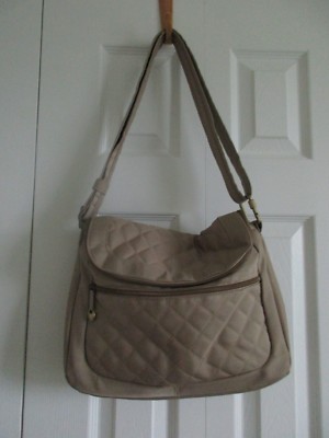 TRAVELON ANTI THEFT Brown Quilted Shoulder Crossbody Bag Purse Amazon.com: Travelon Anti-Theft Signature Quilted Slim Pouch  main image 3