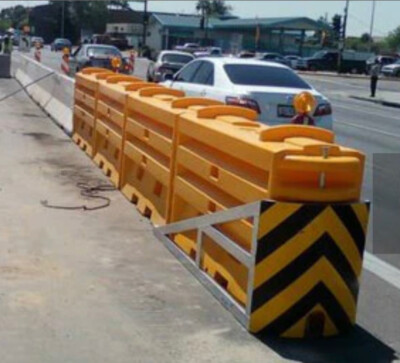 N Scale Traffic Crash Barrier Sled and Construction Jersey Barriers