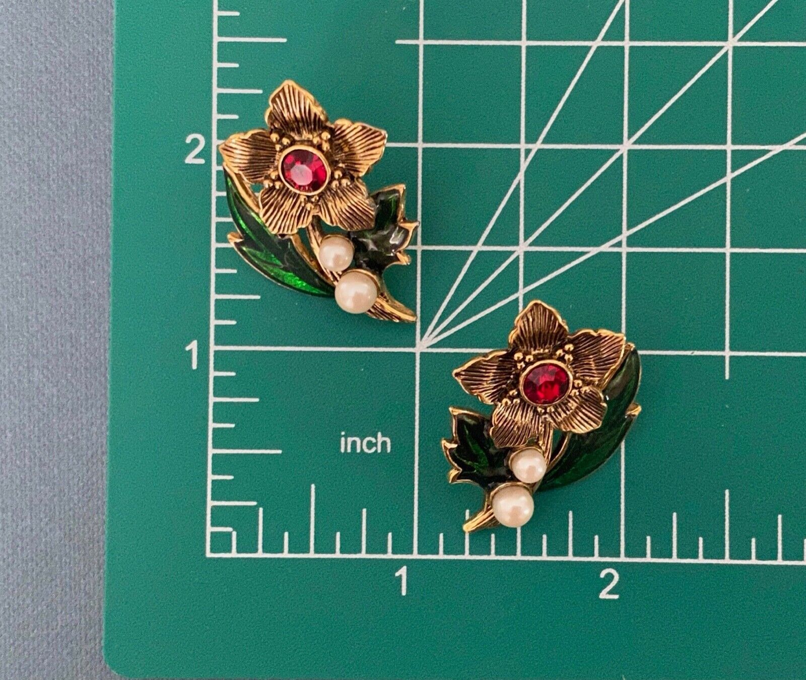 Earrings Avon Christmas Flower Enamel Book Piece - image 9