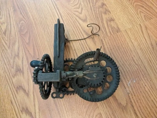 Antique Vintage Cast Iron Apple Peeler