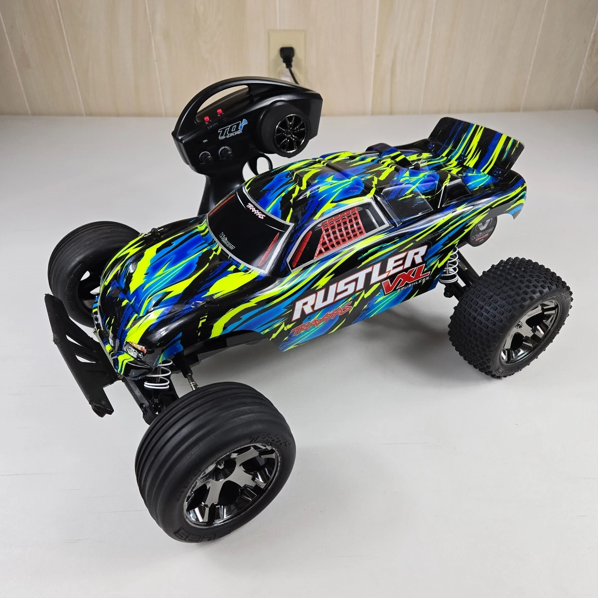 希少！【ジャンク】トラクサス ラストラー VXL Velineon 希少
