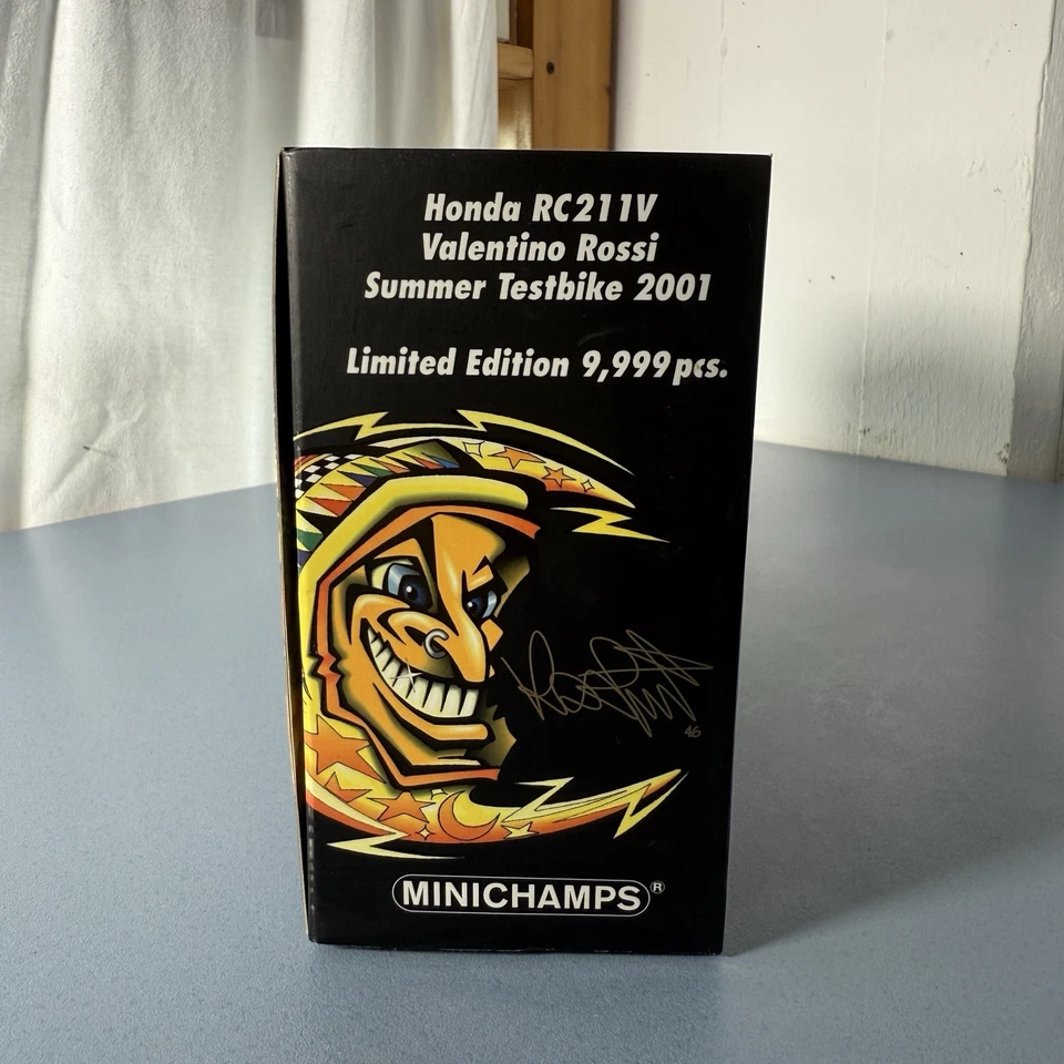 Honda RC211V Rossi Summer Testbike 1:12 Minichamps Limited 9999 Pcs Die Cast - Immagine 2 di 4