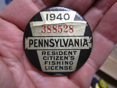 Vintage 1940 Pennsylvania Fishing License / Numbered Pinback Badge (3) - Picture 1 of 2