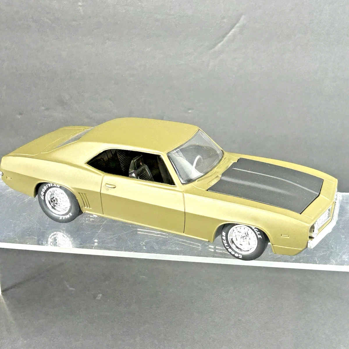 Modèle Réduit 24K Gold Chevrolet BelAir 1955 1:24 - Édition Limitée Musée, Occasion Collector