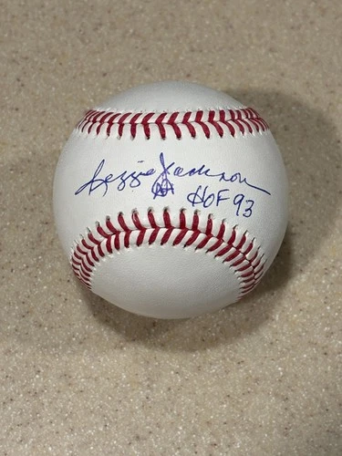 Reggie Jackson signed OML baseball w/ HOF 93 ** Beckett **
