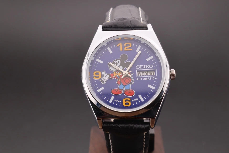 Vintage Seiko Mickey Mouse Automatic Men's Wrist Watch, Day / Date- Japan Made - Image 3 of 4