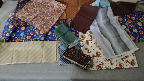 Over 4 Lbs Of Random Scrap Fabric Material Cut Up Pieces Lengths or Squares - Picture 10 of 16