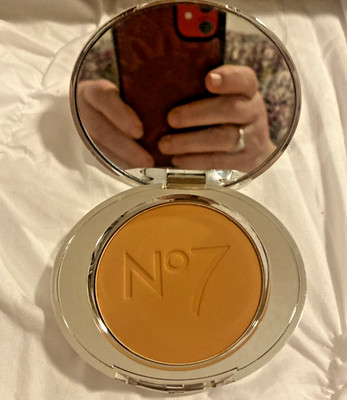Makeup-No7 lift & luminate triple action translucent finishing powder  Blush
