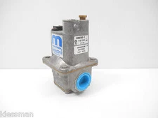 Maxitrol SR500-1 2 Stage Gas Regulator 1/2 Psig Po 3″–5″ 2.8″ Wc Min