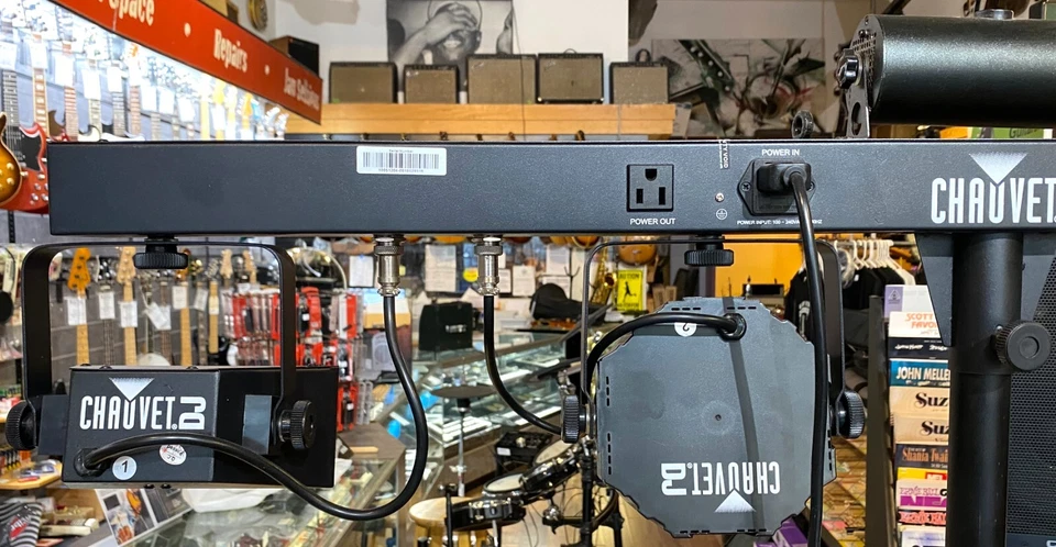 Chauvet DJ GigBAR 2 4-in-1 Lighting System with Stand and Foot Controller - Image 4 of 4