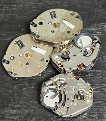 1x Epson Seiko Y121 E Quarz Bewegung Uhren Not Tested für Parts/Restore As-Is