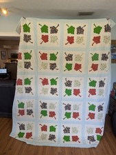 Vintage Applique Maple Leaves Quilt 77"x95" Exc Condition 1940-1960s Cute Clean