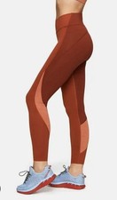 Outdoor Voices TechSweat 7/8 Zoom Leggings in Brick Currant Adobe Red Size M
