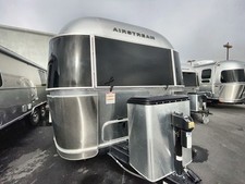2021 Airstream Globetrotter 27FBQ
