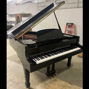 Schumann Baby Grand Piano – Model G-80A – 5' – Glossy Black