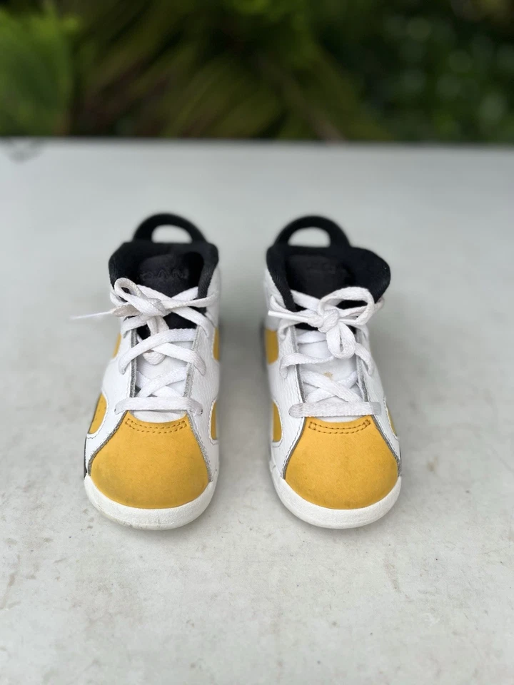 Nike Air Jordan 6 Retro Toddler Size: 8C - Image 2 of 4