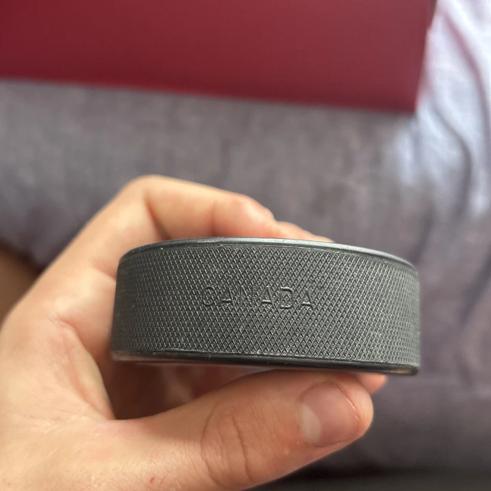 Unsigned Edmonton Oilers Vintage WHA Puck SKU #123623 - Image 3 of 4