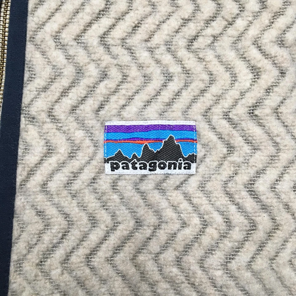 Patagonia Vest Mens Medium Blue Tan Reversible Wool Fleece Nylon STY26390 FA18 - Image 3 of 4